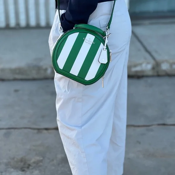 Kate spade crossbody - Picture 2 of 2